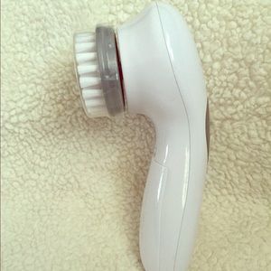 Facial Cleansing Brush