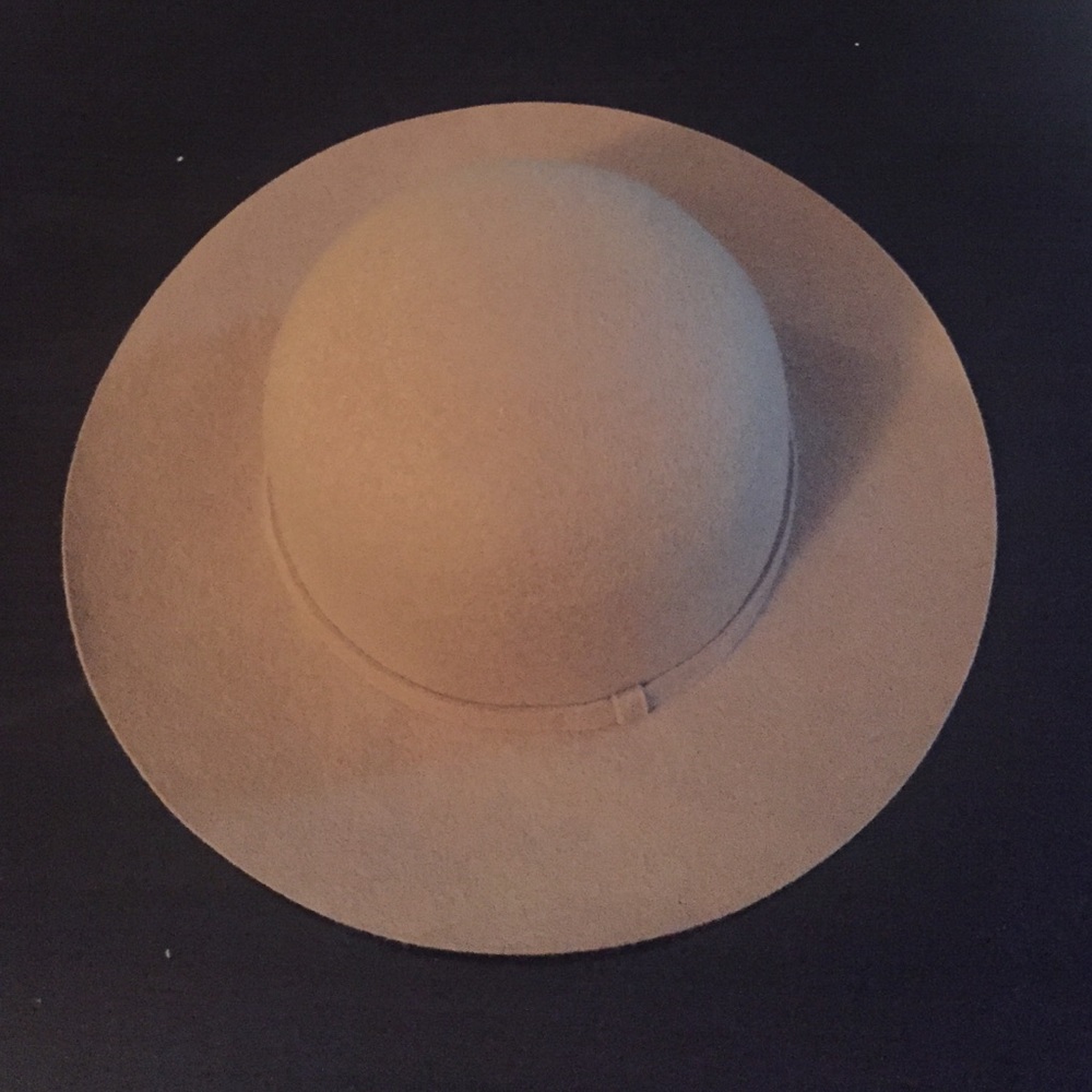 ❌SOLD❌ NWOT Wool Camel Soft brim Hat