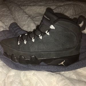 Black air Jordan 9 retro