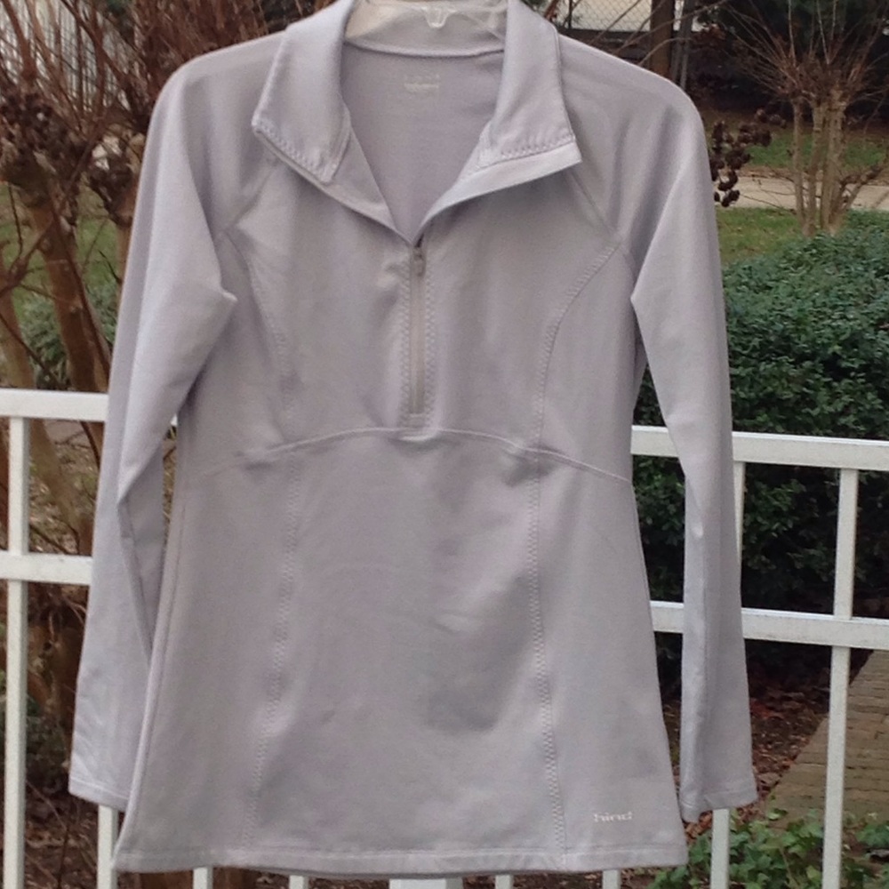 LIKE NEW HIND HALF ZIP WORKOUT TOP 🤑