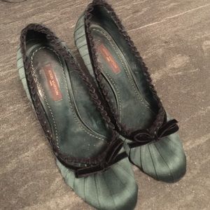 Louis Vuitton - Green satin pumps
