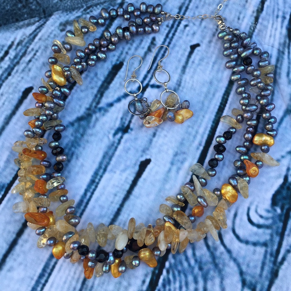 🔸One of a Kind!🔸Three Strand Mother of Pearl Set