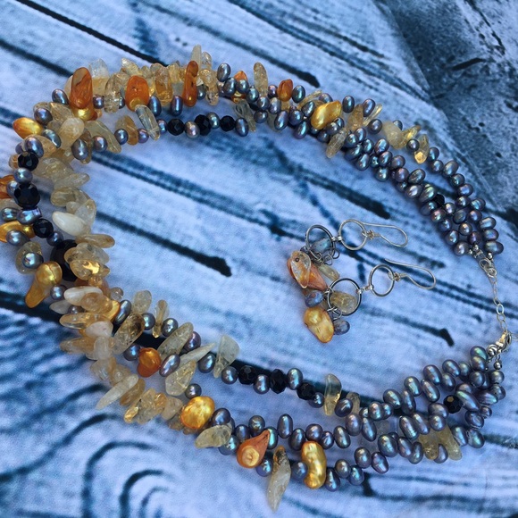 🔸One of a Kind!🔸Three Strand Mother of Pearl Set - Picture 2 of 4