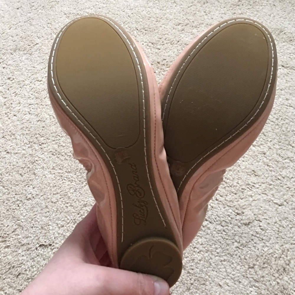 flats - Picture 2 of 3