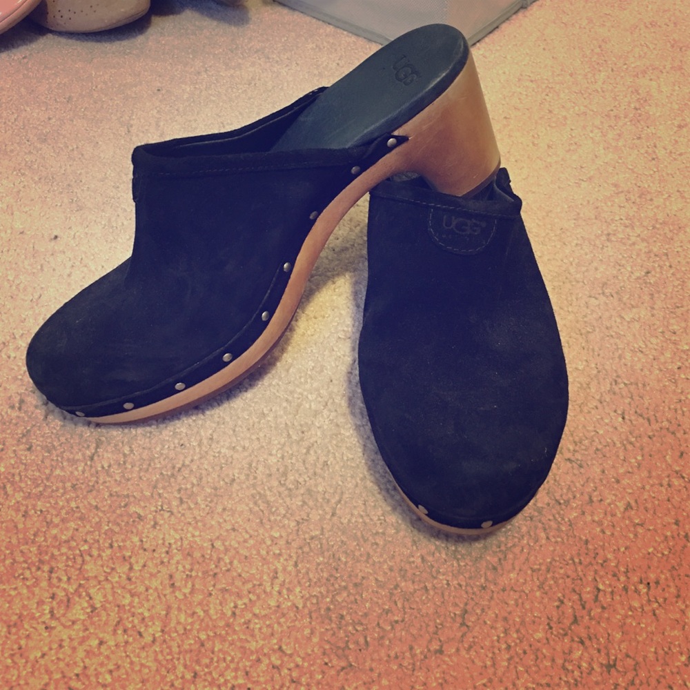 Ugg clogs