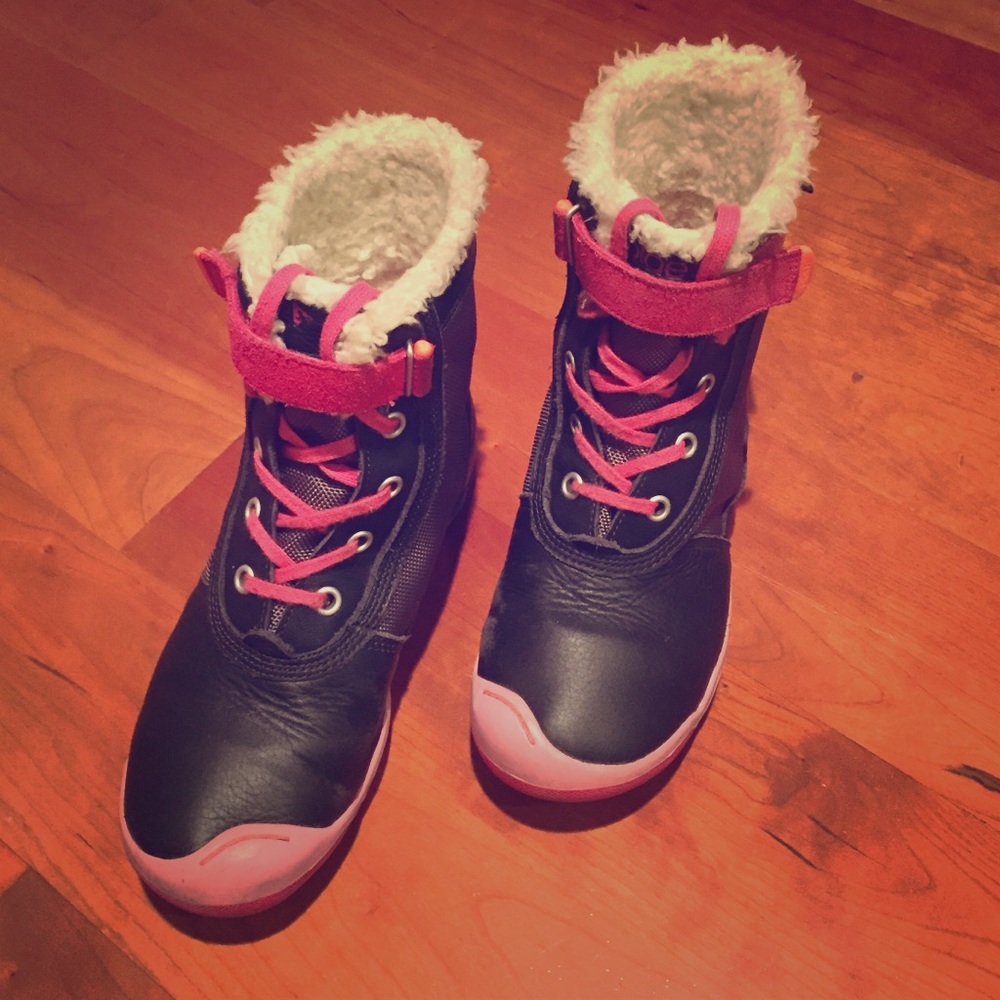 Good condition Go Plae Winter Boots
