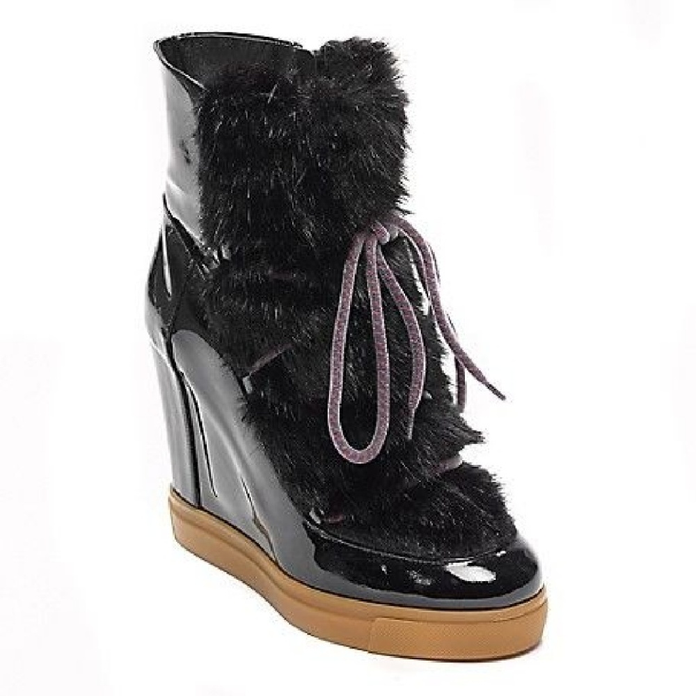 Tommy Hilfiger patent leather fur snow shoe