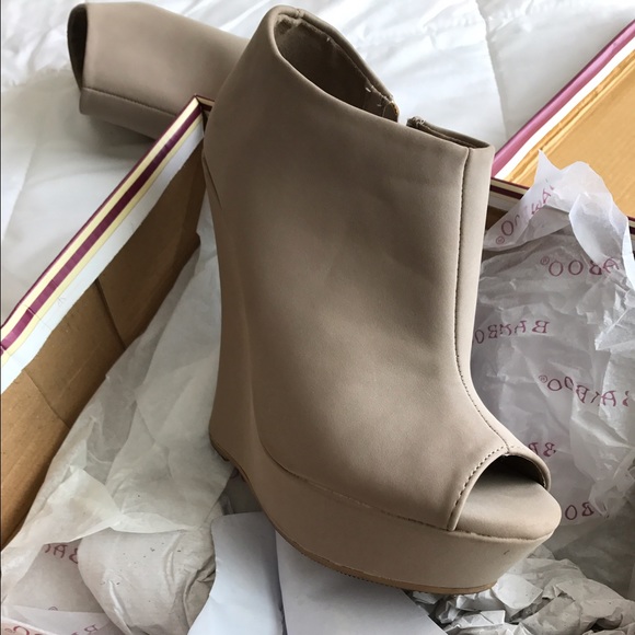 Shoes - Taupe Wedges