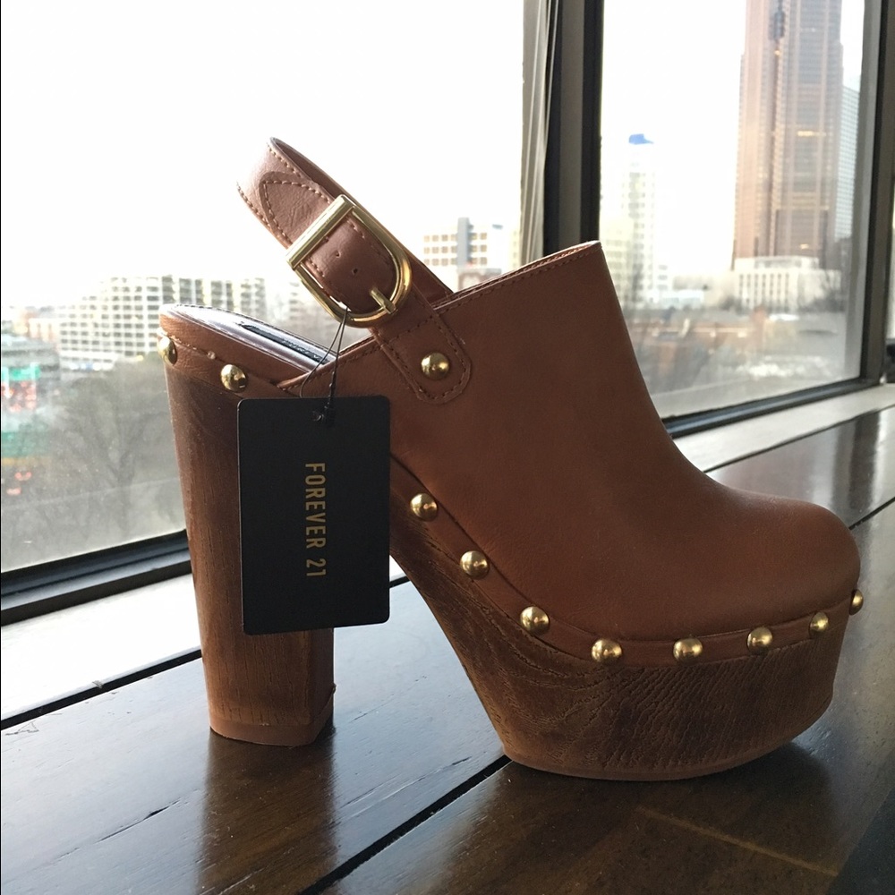 Platforms, size 7.5, never been worn
