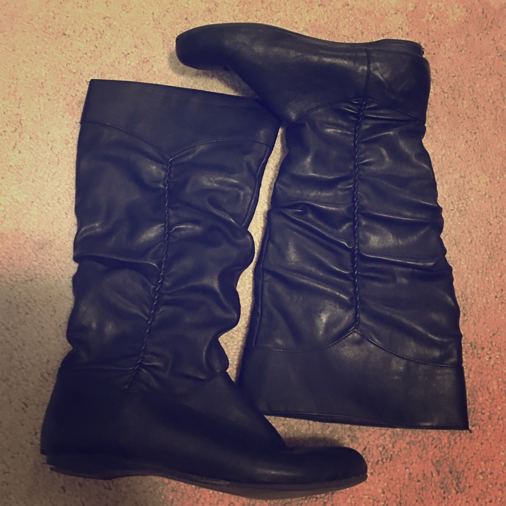 black floppy boots