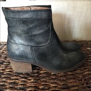 🎉SALE🎉Donald J. Pliner Booties