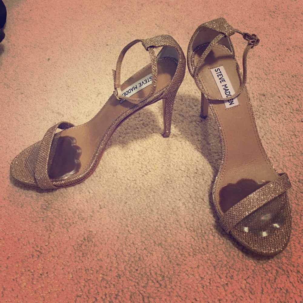 Gold glitter heels