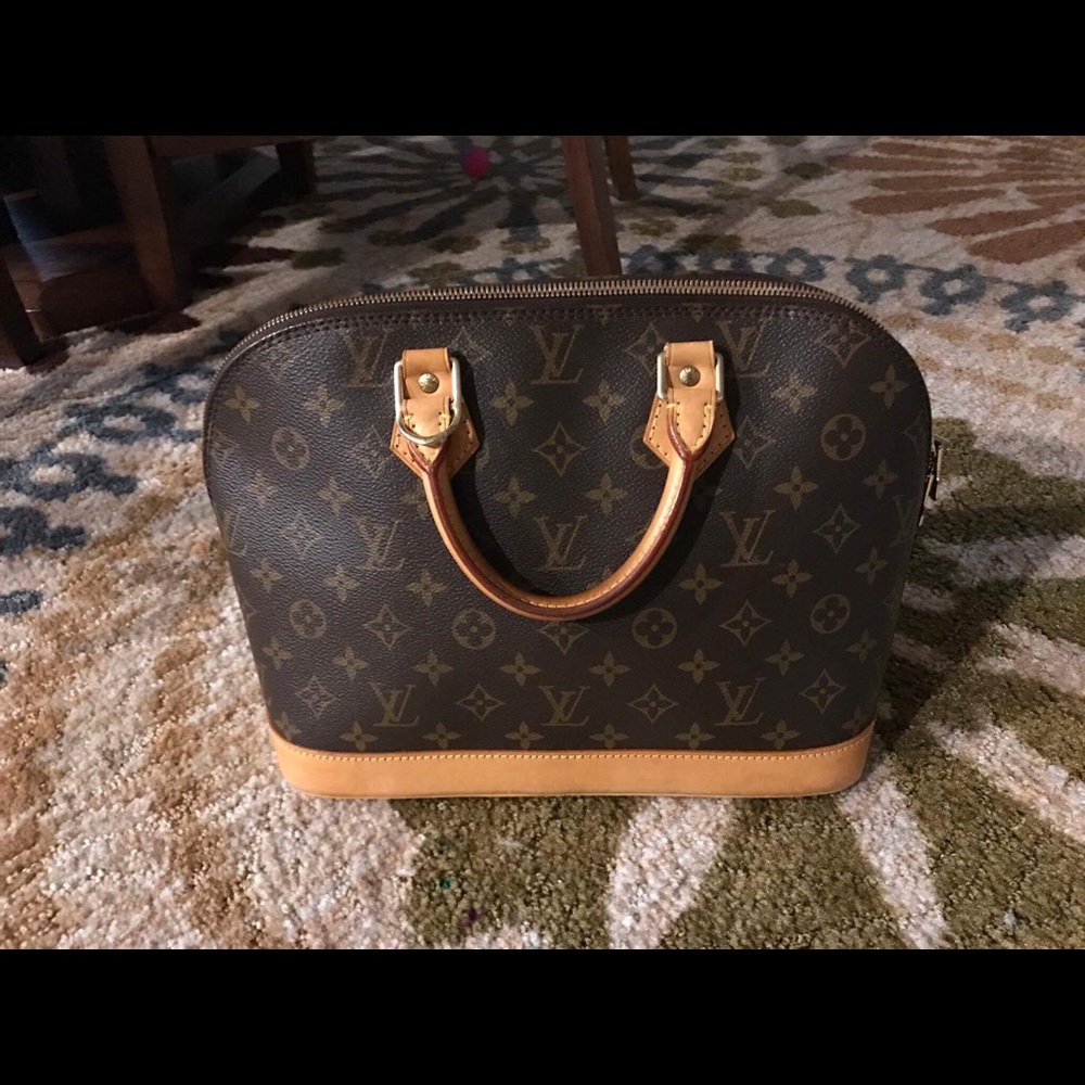 Lv Alma Monogram