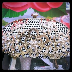 Clutch handbag