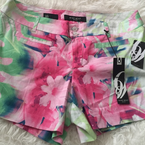 Nine West Pants - NWT Nine West  jeans floral green and pink short.