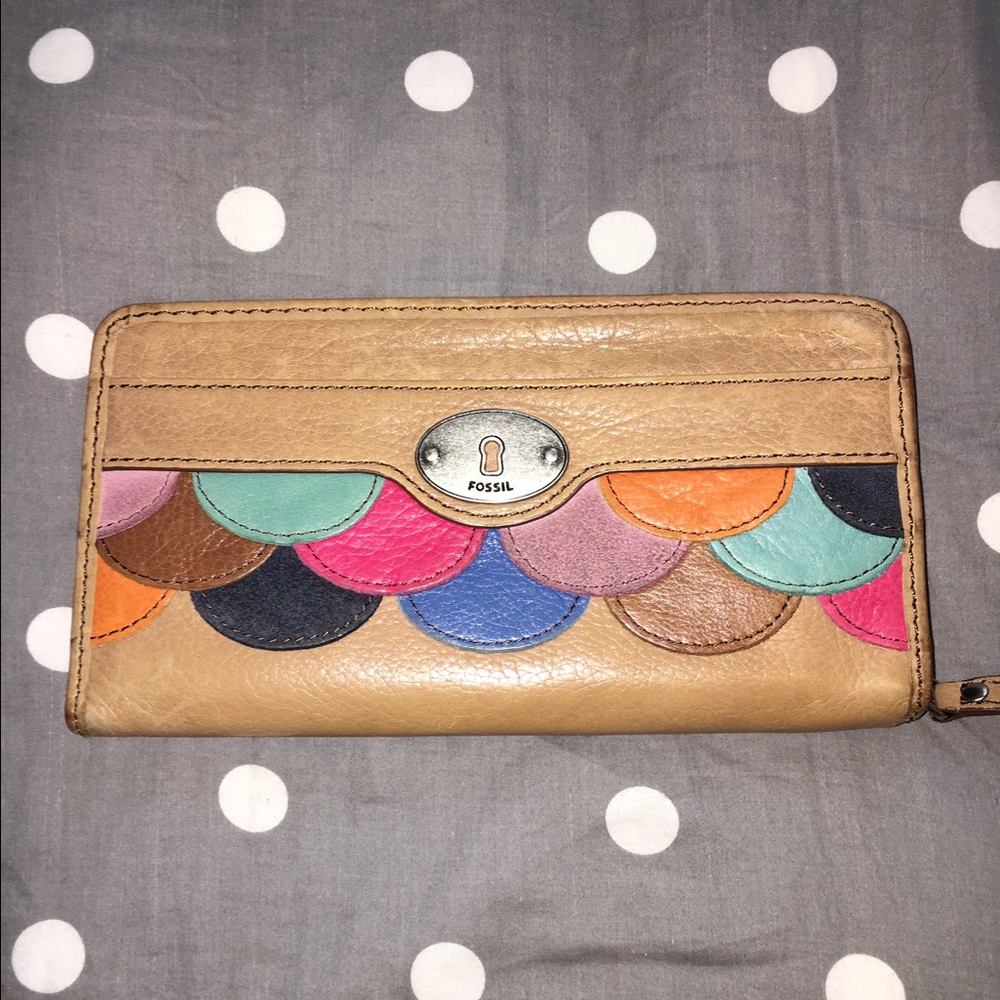 Fossil Zip Wallet in Chestnut/Multi