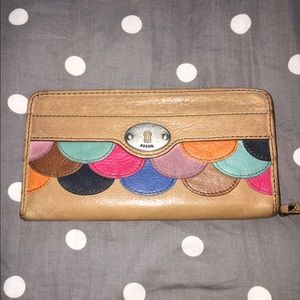 Fossil Zip Wallet in Chestnut/Multi