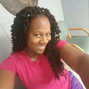 Meet your Posher, Alexis