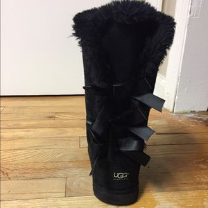 Size 10 black bailey bow ugg