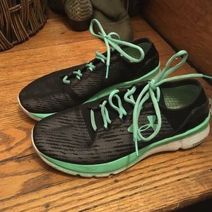 MOVING SALE LAST CHANCE Under Armour Navy Sneakers