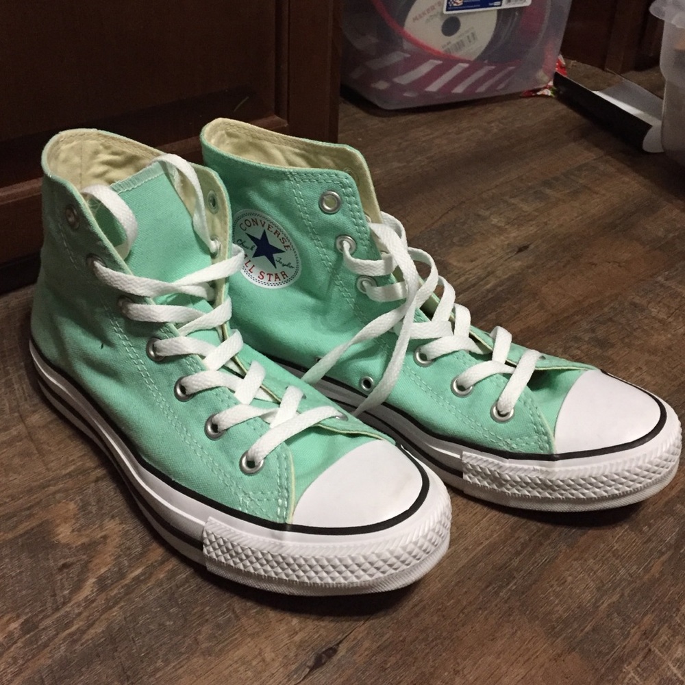 Mint high top converse. Women's size 8.