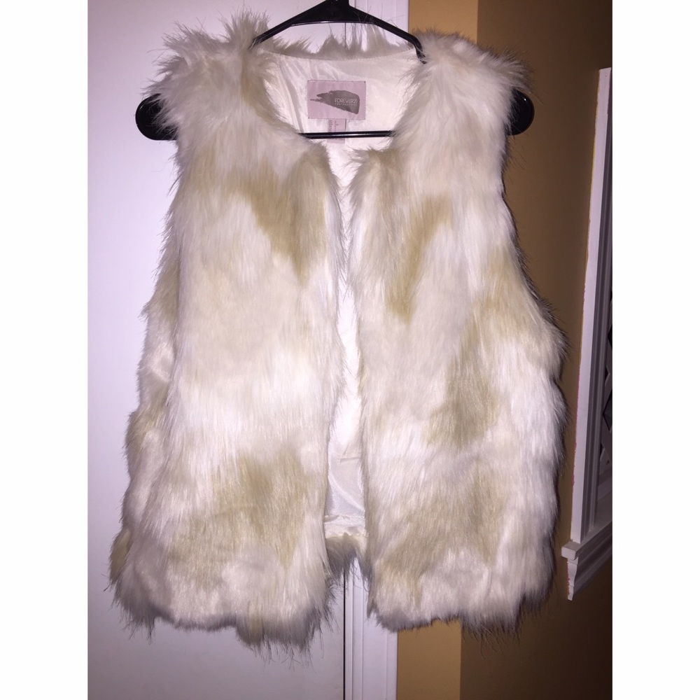 Flash sale 🔥🔥🔥🔥 lowest price! Fur vest NWT