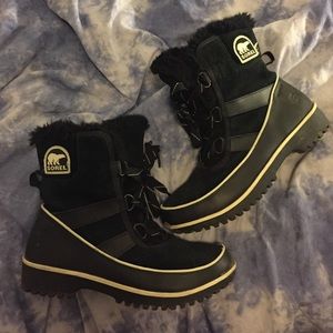 Black Sorel boots women's size 7