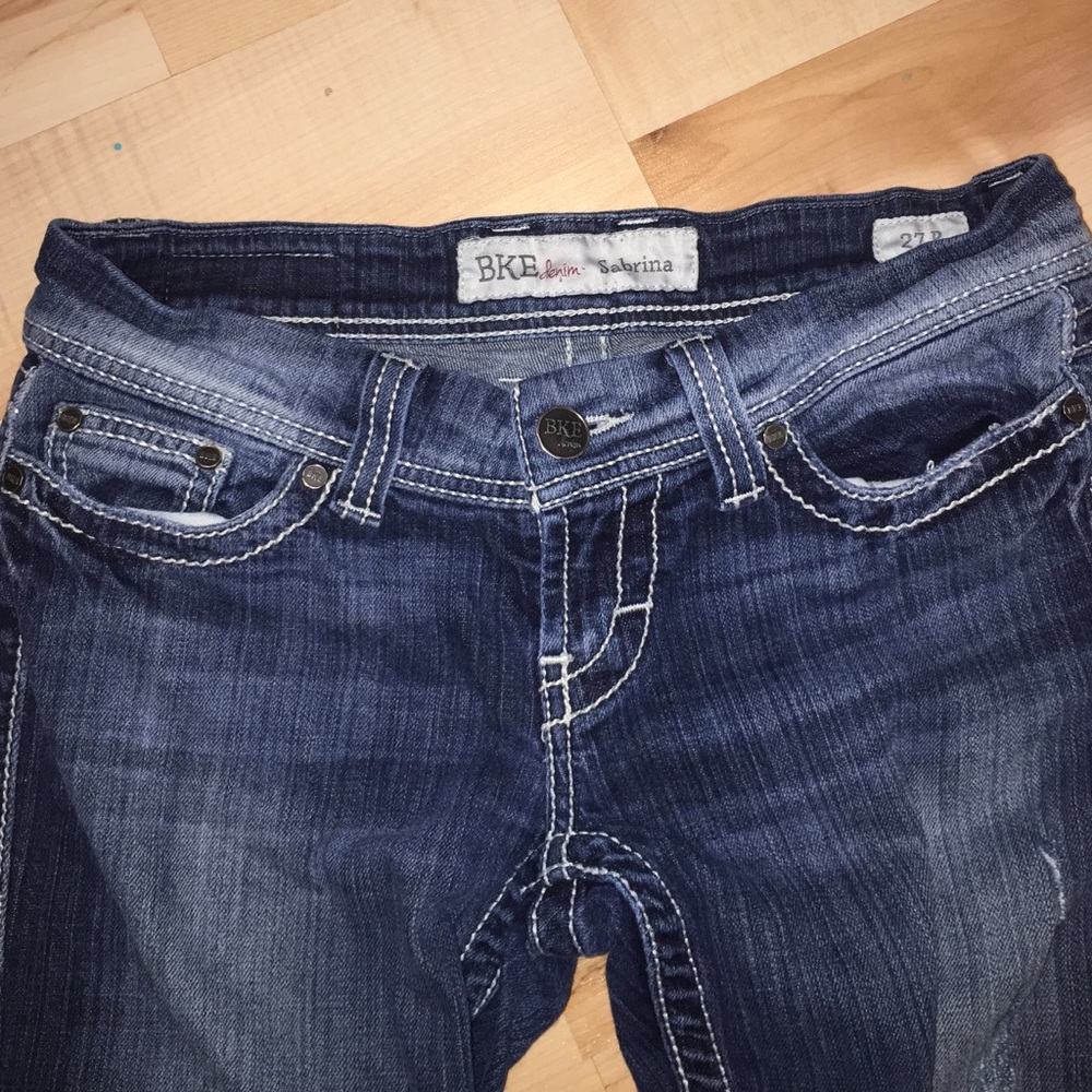 Buckle jeans