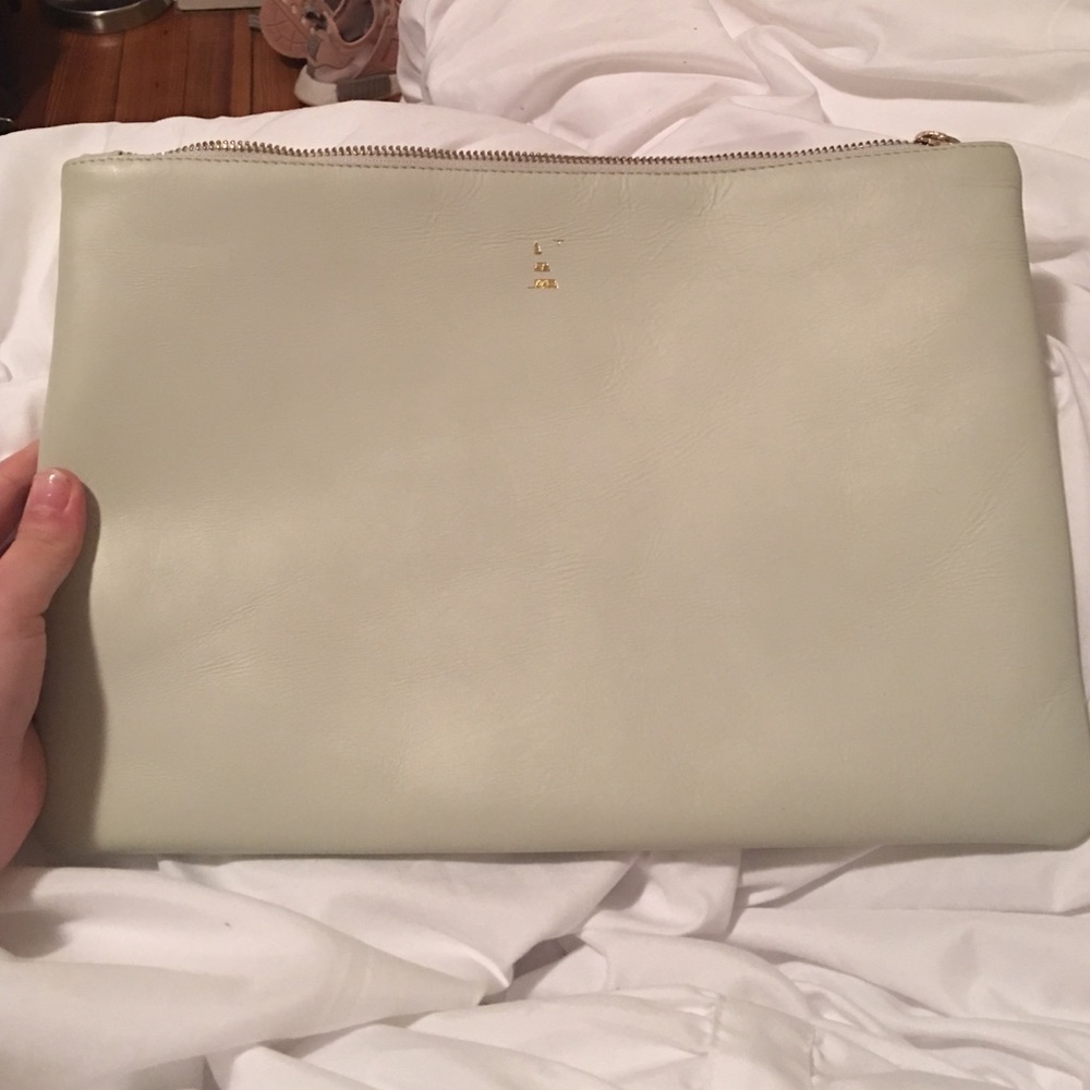 Nantucket sole clutch