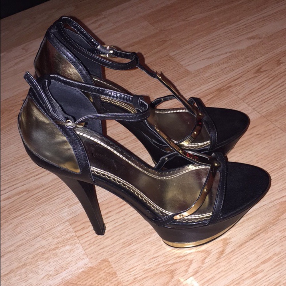 Beautiful Black and gold heels by SHII✨