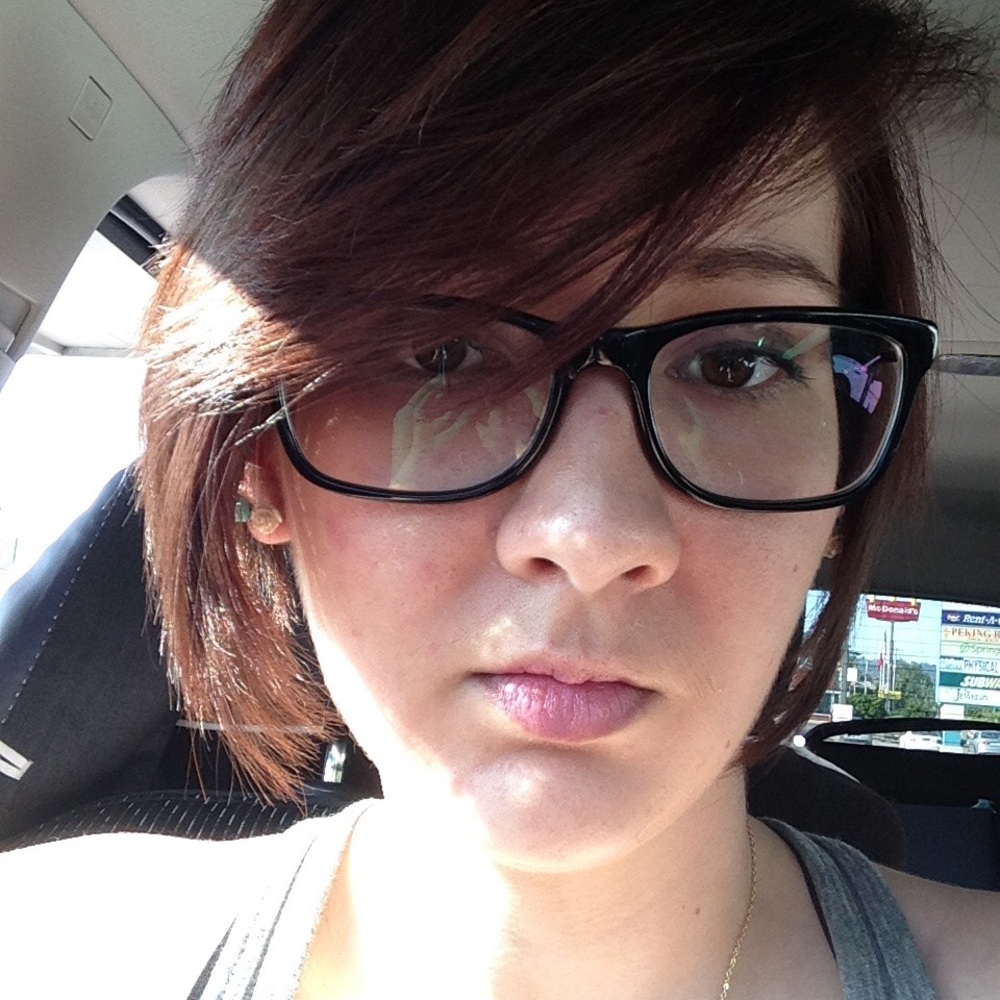 Meet your Posher, Becca