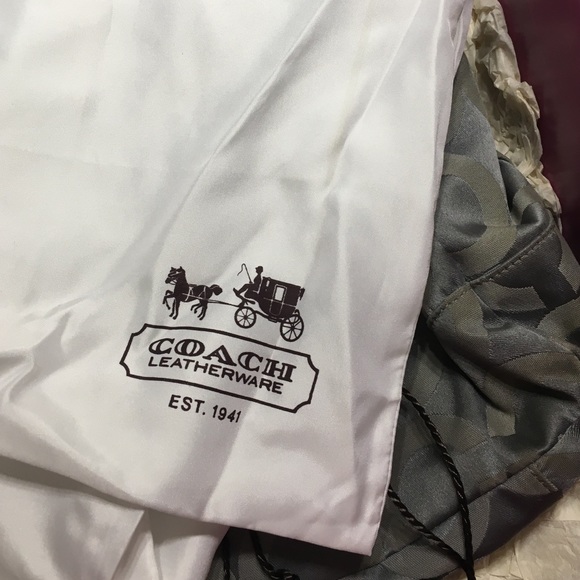 Grey coach purse - Picture 3 of 3