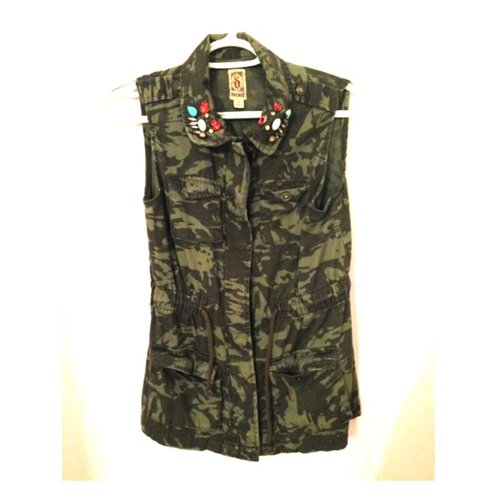 Sleeveless Camo Vest with Embellishments