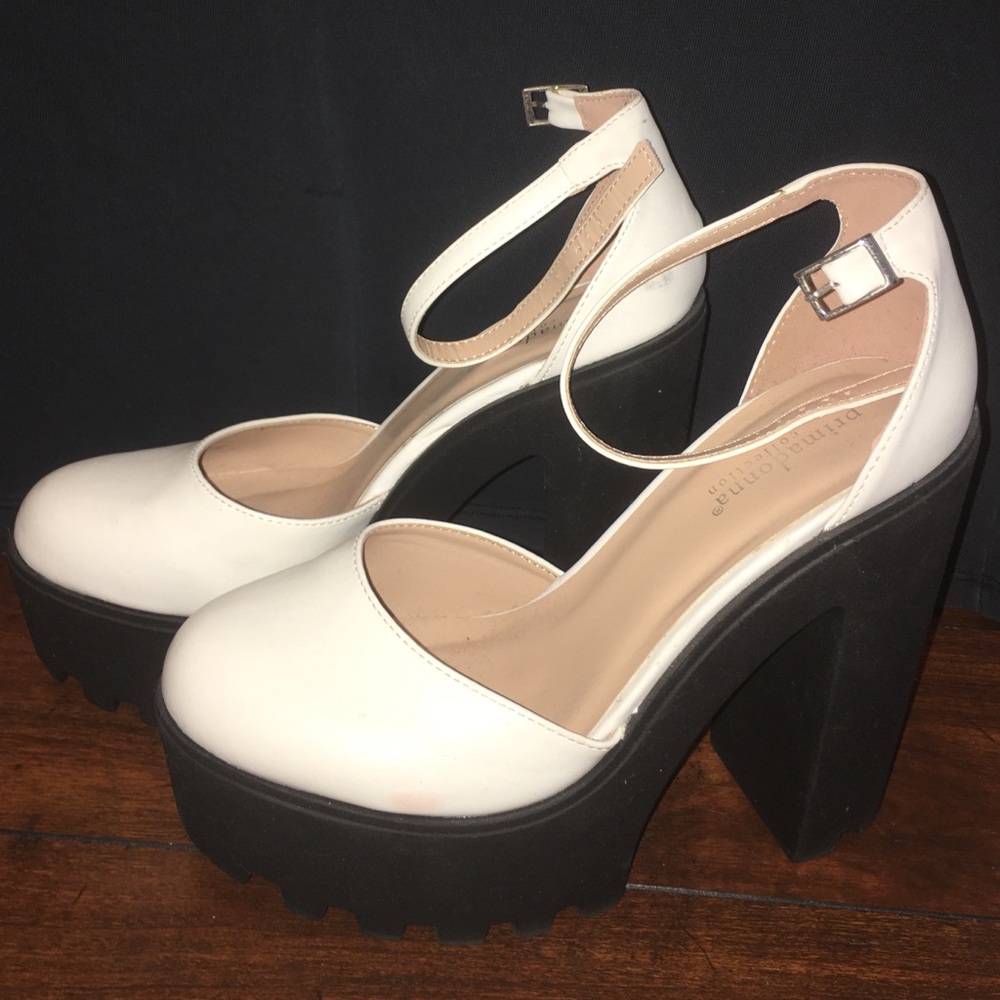 Primadonna black and white platform heel