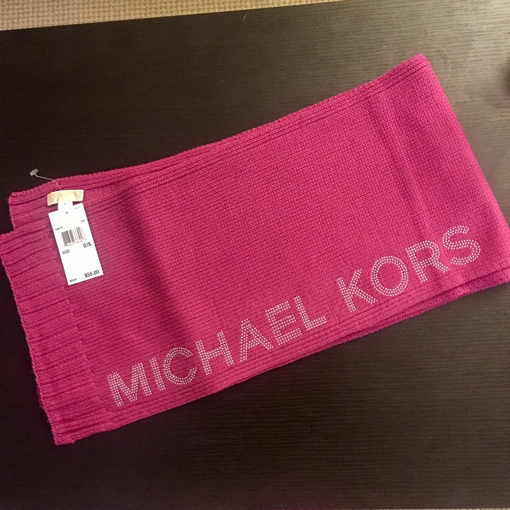 SOLD NWT Michael Kors Scarf
