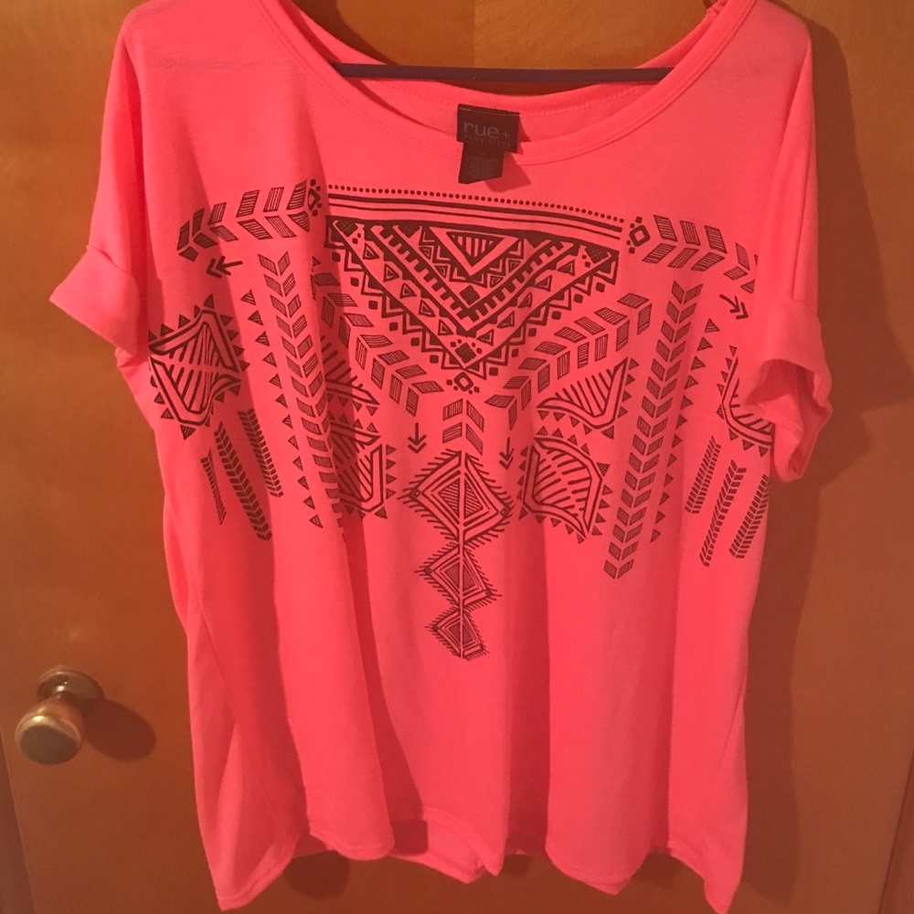 Rue 21 tshirt. 2x