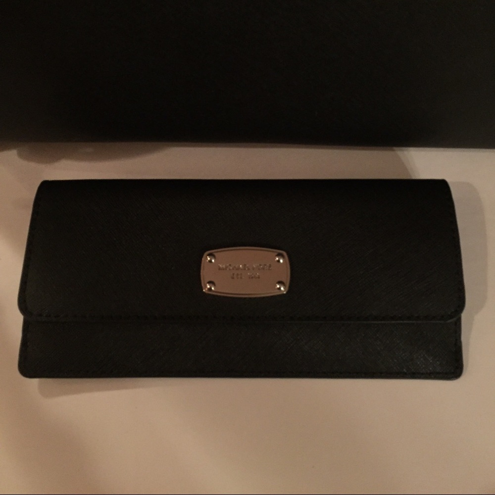 🆕PRICE FIRM Michael Kors slim envelope wallet