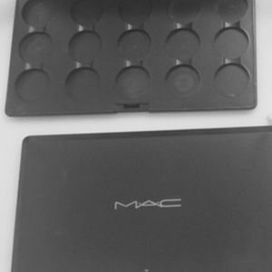 MAC COSMETICS EYESHADOW PALLETS