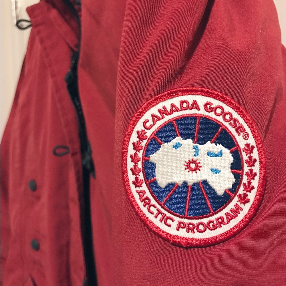 ⚠ RESERVED ⚠ ️Authentic Canada Goose Parka