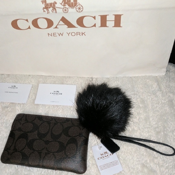 ❎sold❎NWT Coach wristlet - Picture 3 of 4