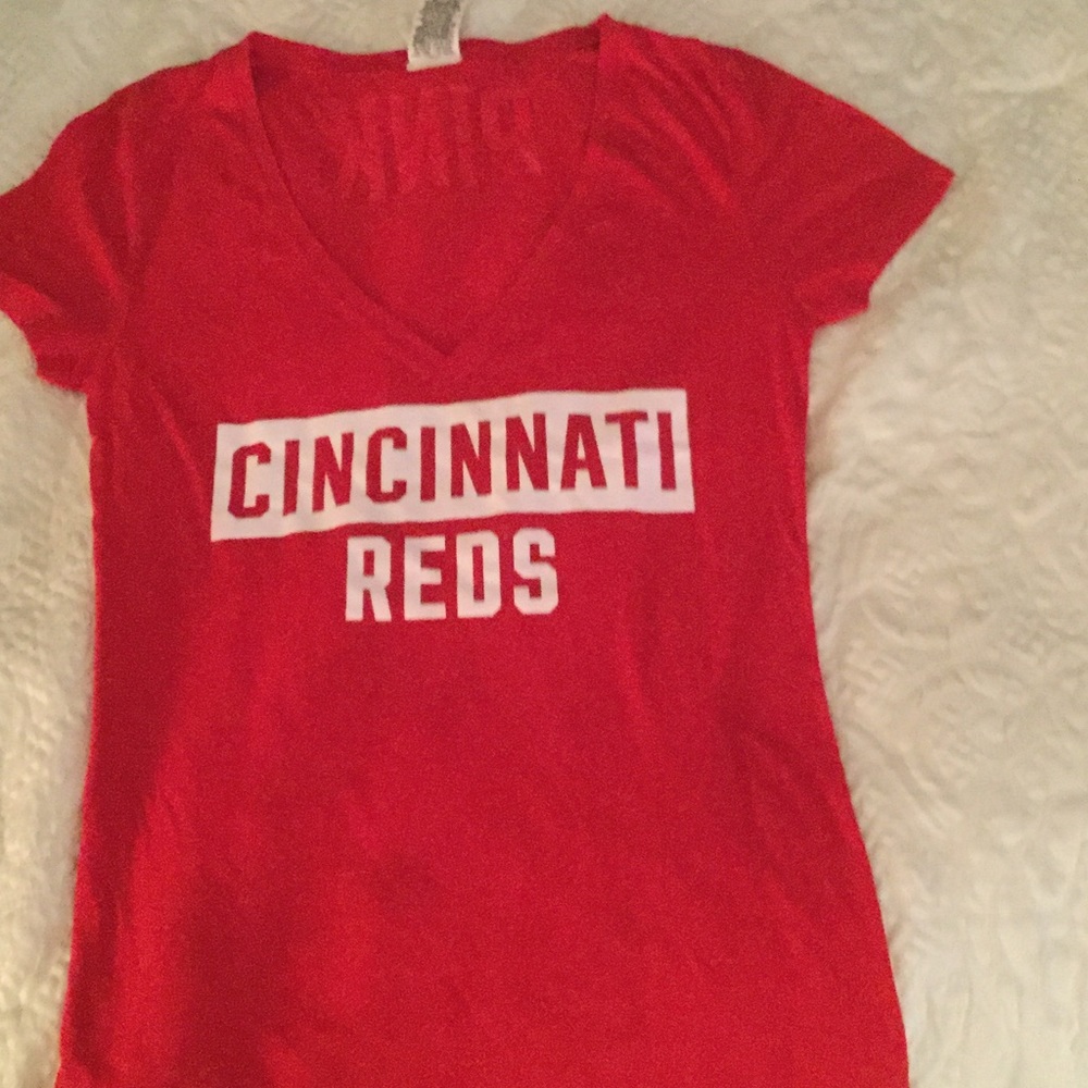 VS Cincinnati Reds tee