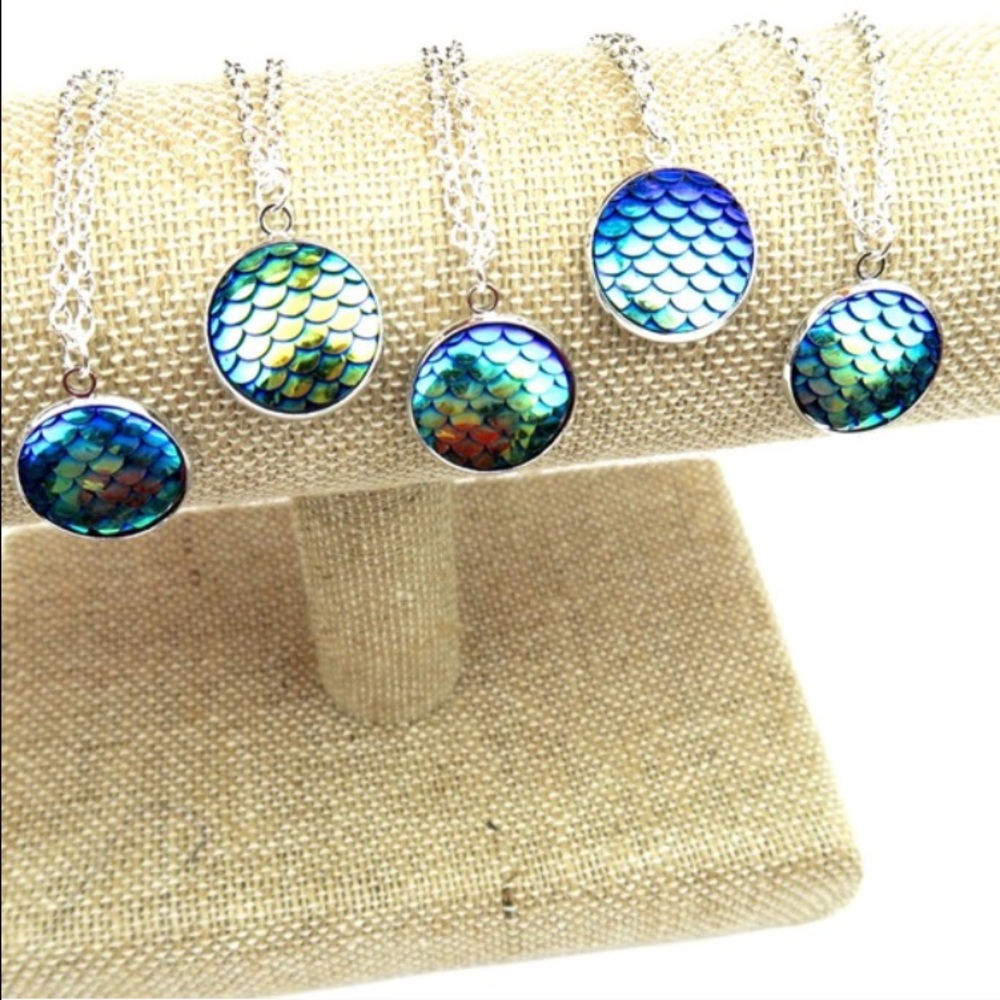 🌈2X HOST PICK🌈 Mermaid Scale Necklace 🦄💜💕