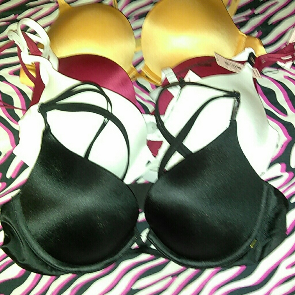 BRAND NEW VS VERY SEXY PUSHUP BRA SET