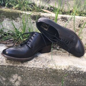 Carson Oxford lace up Frye shoes