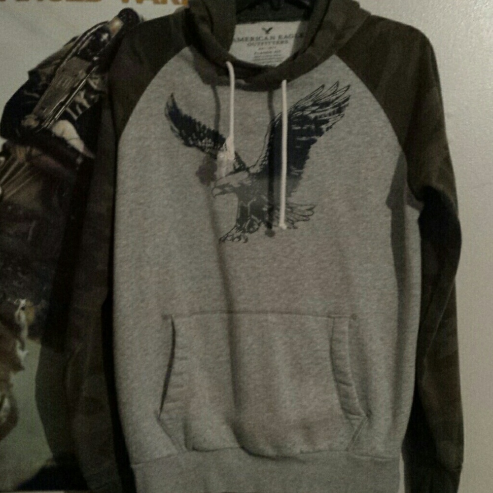 AE Hoodie sz small