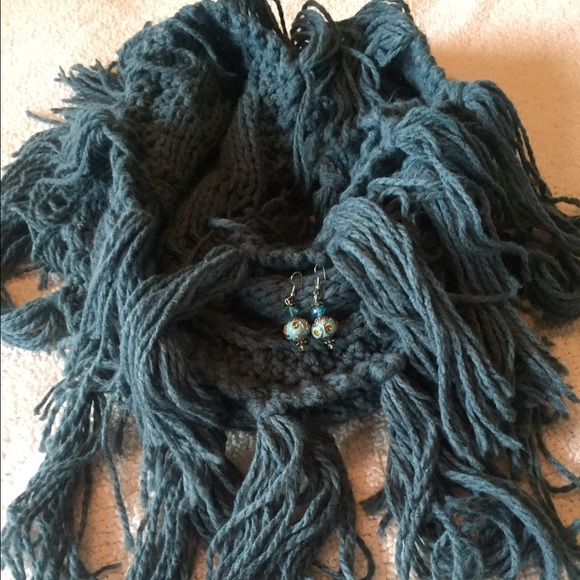 Look 👀Unity Scarf - Picture 2 of 3