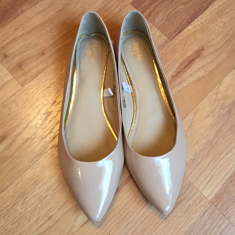 Mossimo cream neutral flats point toe sz 9.5 shoes