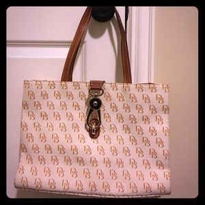 NICE Off White Dooney & Bourke Handbag