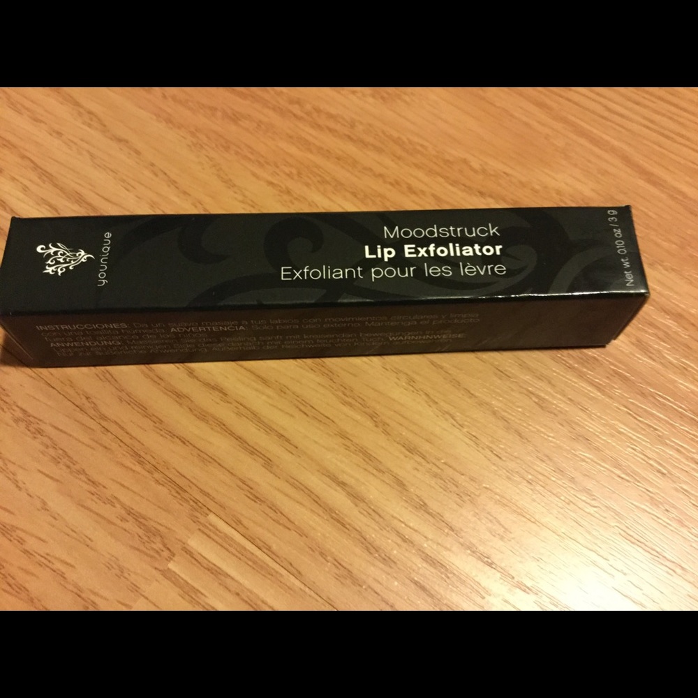 NIB Younique Lip Exfoliator