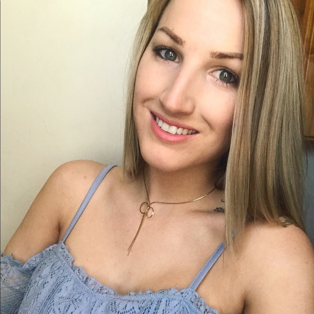 Meet your Posher, Lizzie